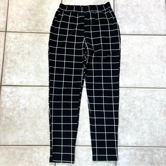 NWOT 2 Pairs SHEIN Black & White Stretchy Pull-On Pants - Picture 3 of 12